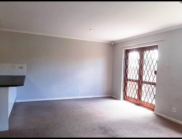 2 BEDROOM TOWNHOUSE RENTED IN CHARLO